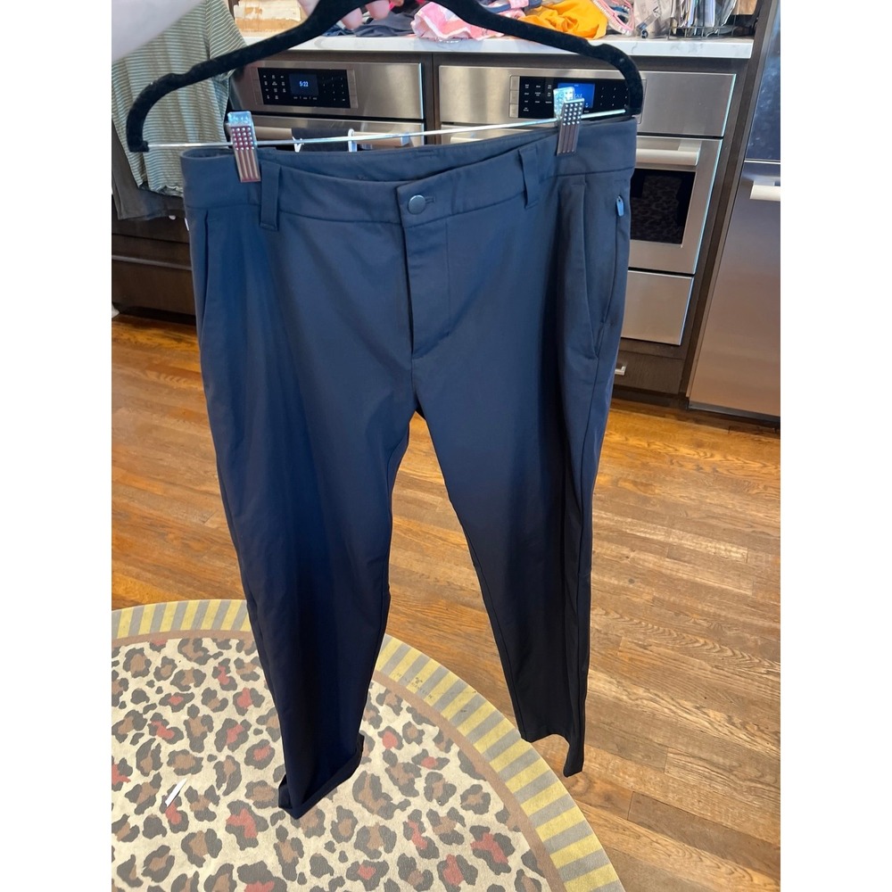 Lululemon Commission Pant Classic waiste 30 Warpstreme 32"
Iron Blue
